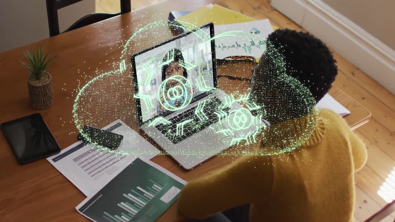 animación de la configuración sobre un icono de nube sobre mujer afroamericana teniendo una llamada de video en la computadora portátil