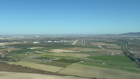 Aproximación-En-Tiempo-Real-A-Jerez-De-La-Frontera,-Andalucía,-España,-Vista-Por-Los-Pilotos-En-Una-Espléndida-Mañana-De-Invierno.