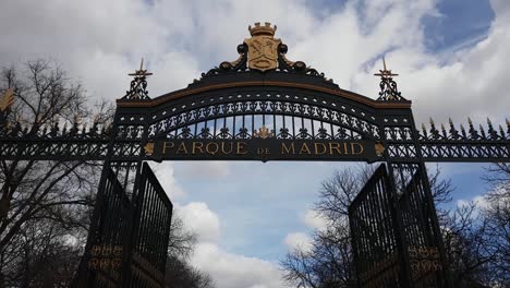 amazing gate to retiro park in madrid