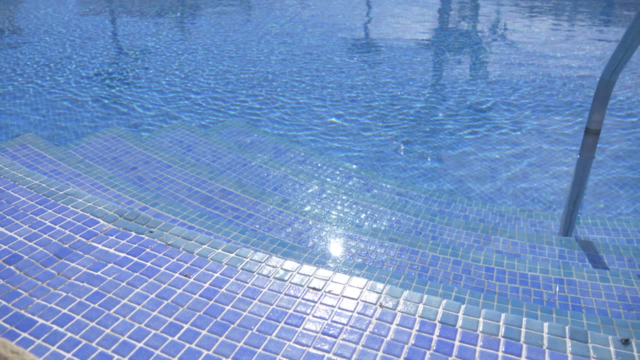 piscina en españa con escaleras