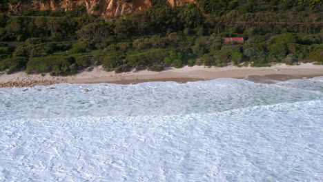 Es-El-Paraíso-A-Lo-Largo-De-La-Costa