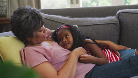 Grandmother-and-granddaughter-spending-time-together