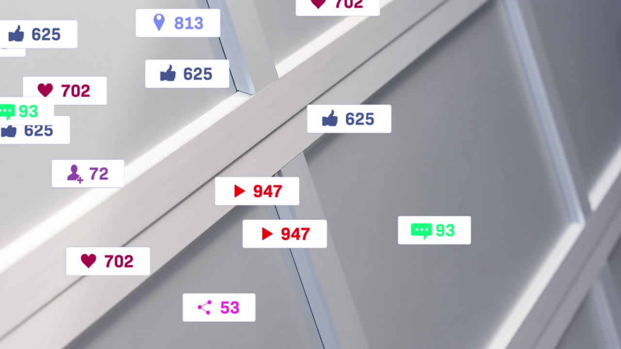 animación del procesamiento de datos de las redes sociales a través de la puerta