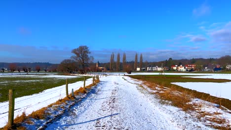 Malerische-Aussicht-Von-Der-Landschaft-Auf-Die-Historische-Alte-Kirche-Von-Oosterbeek