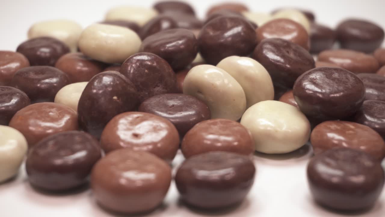 tiro giratorio de pepernoten de chocolate