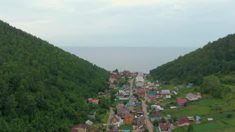 vista aérea de la aldea costera