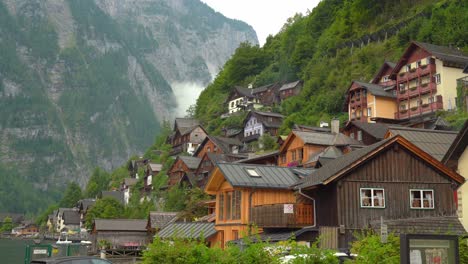 hermosas casas antiguas de hallstatt
