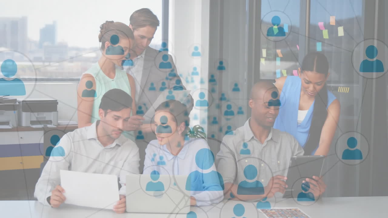 бизнес-команда сотрудничает с сетевыми соединениями анимация над офисной обстановкой