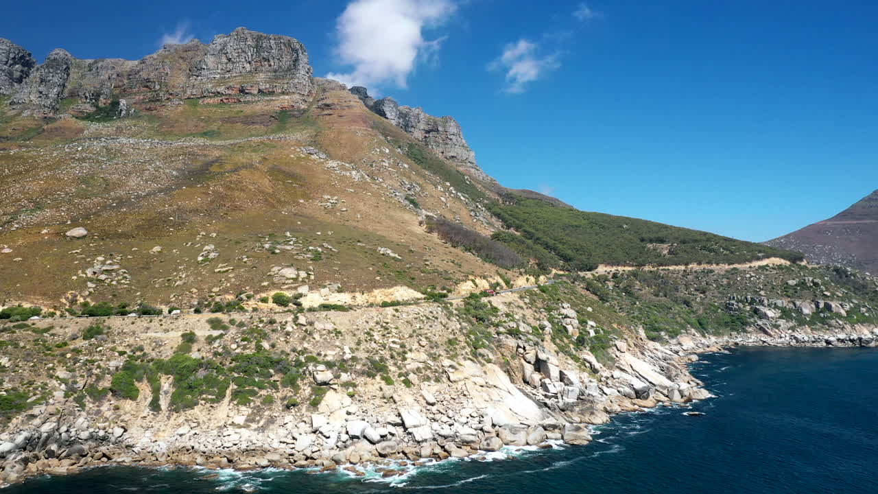 남아프리카공화국 케이프타운의 12사도 산맥 기슭에 있는 m6 빅토리아 도로의 경치 좋은 길