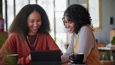 Tablet,-laugh-and-girl-friends-in-a-coffee-shop