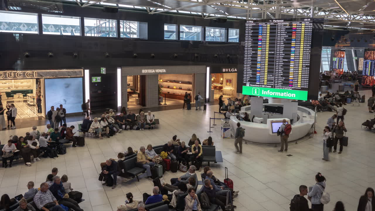 ROME, ITALY - 31 JUNE 2025 : Timelapse on travelers in rome airport