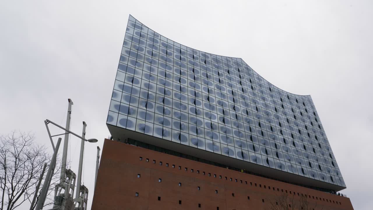 길거리에서 볼 수 있는 엘브필하르모니