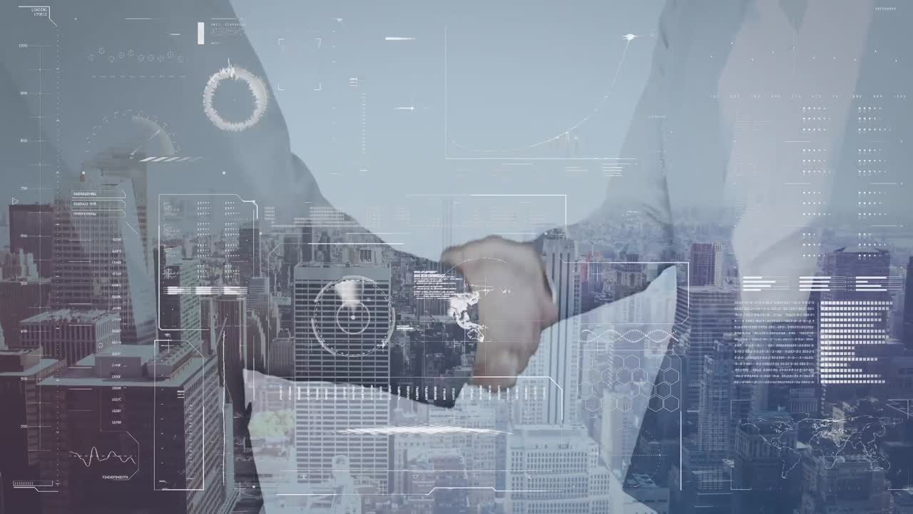 Animazione di elaborazione di dati finanziari su paesaggio urbano e persone d'affari caucasiche che si stringono la mano