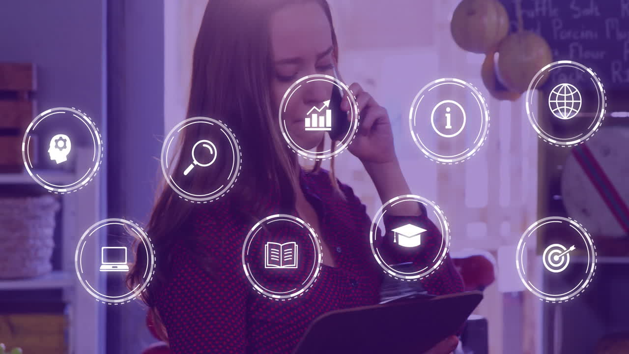mujer de negocios hablando por teléfono con iconos digitales de animación sobre ella