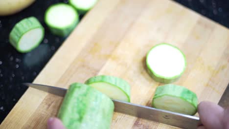 Cutting-Zucchini,-the-preparation-of-vegetable-soup