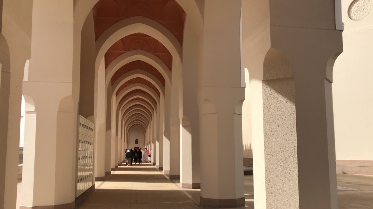 Empty hallway outside of a mosque.
