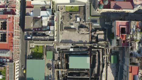 Vista-De-Pájaro-De-Arriba-Hacia-Abajo-Del-Templo-Mayor-De-México-Tenochtitlan