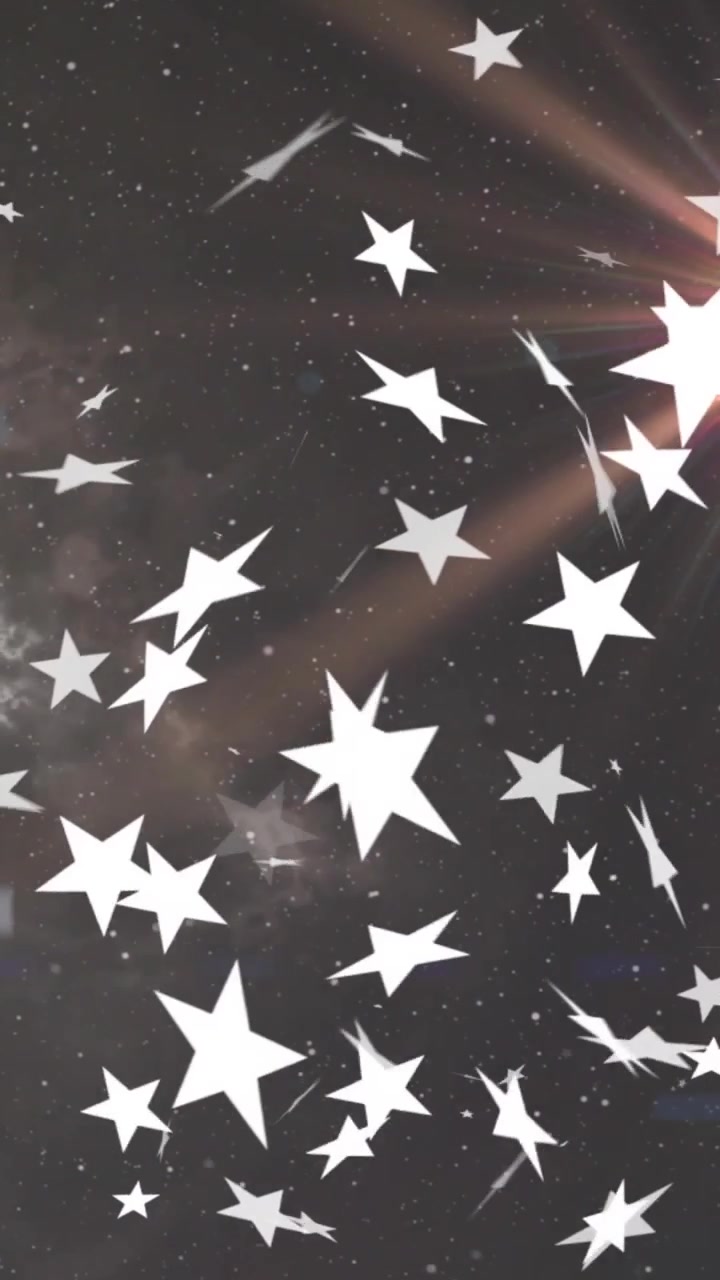 Video verticale: Un bagliore che appare, facendo sì che le stelle si muovano e ruotino attraverso una fascia lattiginosa, creando profondità.