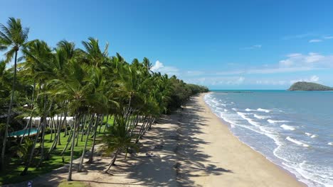 Una-Vista-Aérea-Muestra-Palm-Beach-En-Queensland-Australia