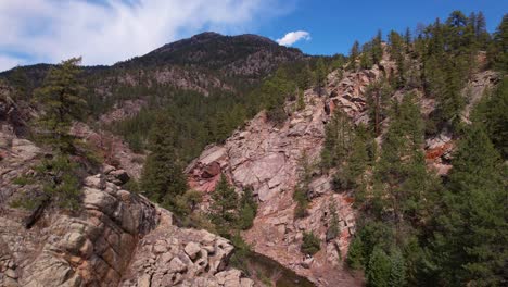 un hermoso cañón en colorado