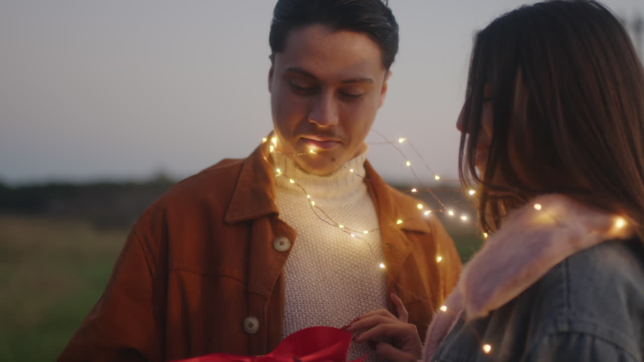 발렌타인 데이 에 여자친구 에게 선물 을 주는 것