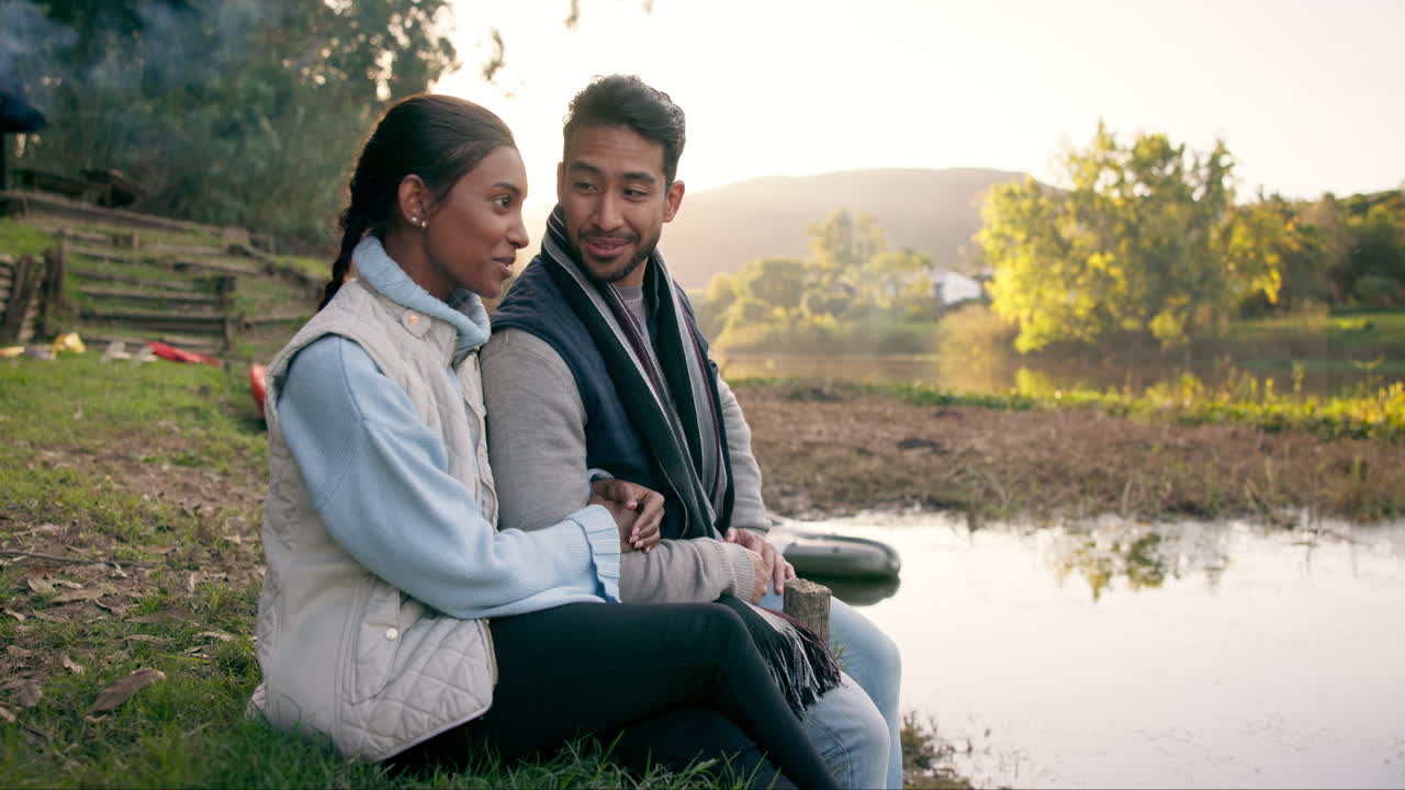 산의 호수  ⁇ 에서 캠핑, 사랑과 커플