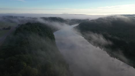 Nebel-über-Dem-Fluss