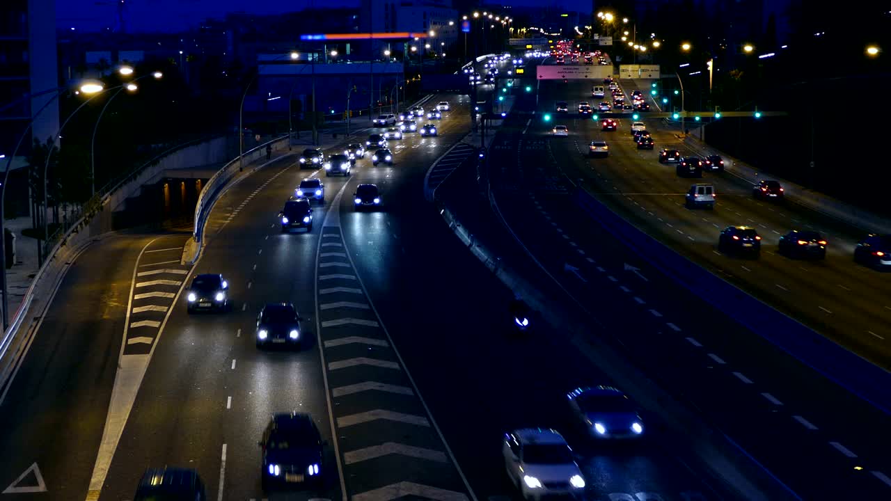 바르셀로나의 야간 교통.. 시간 지연