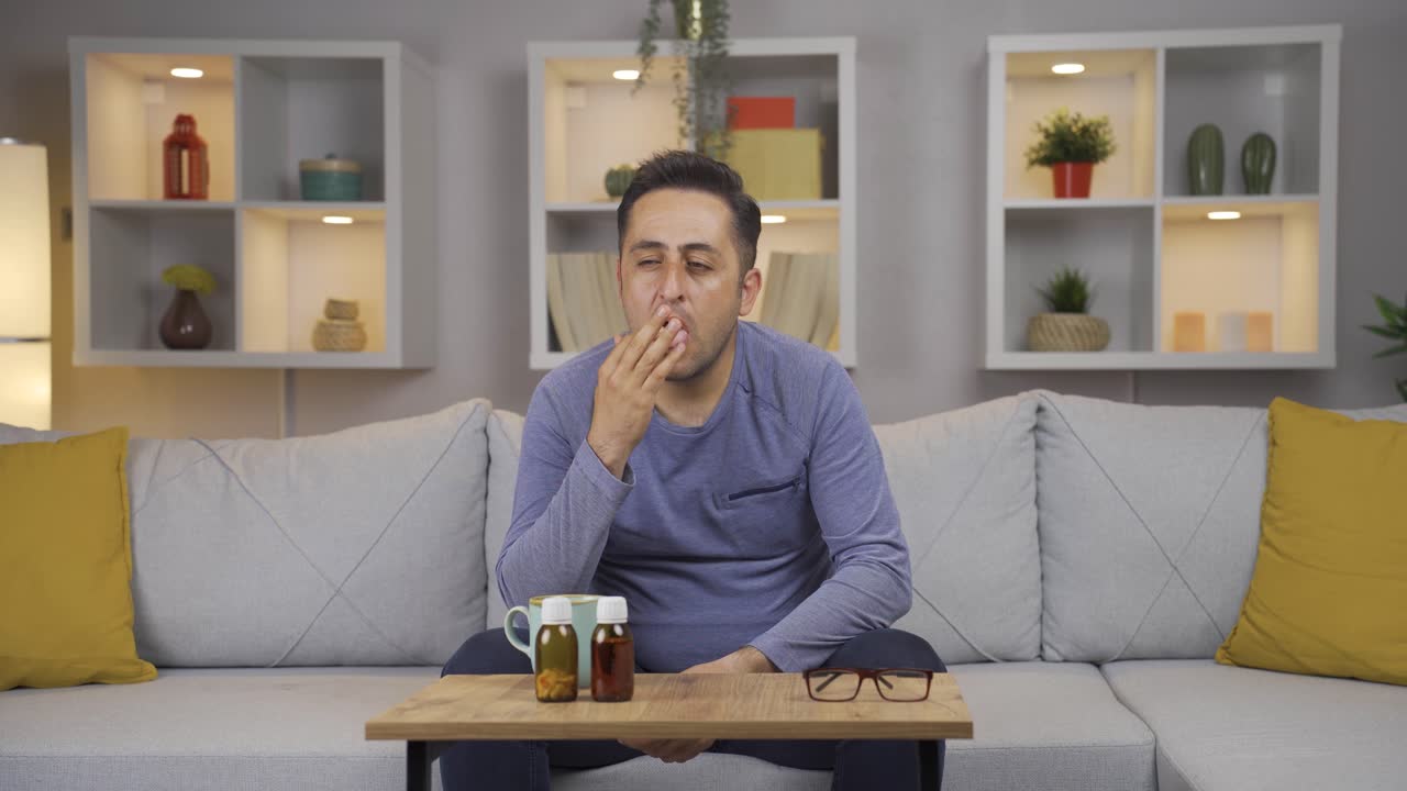 hinchazón de la lengua y la garganta.