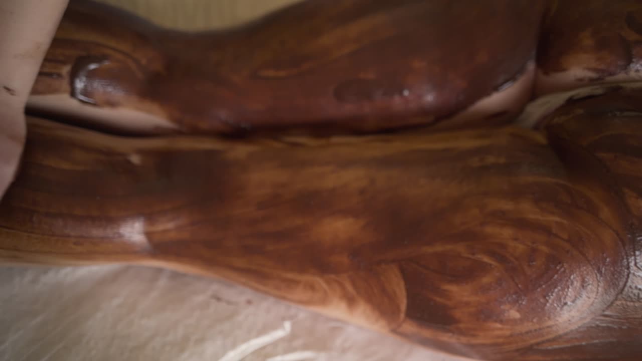 tratamiento con envoltura corporal de chocolate