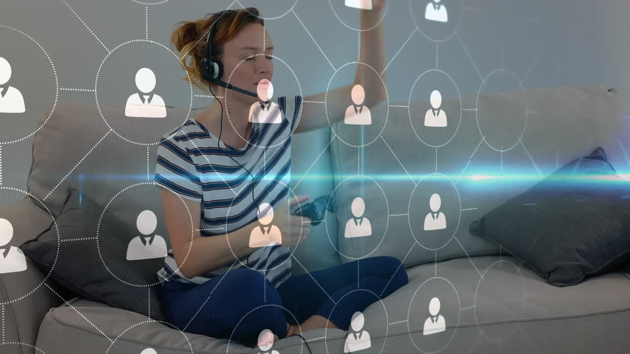 animación de una mujer caucásica jugando juegos a través de conexiones de red con iconos