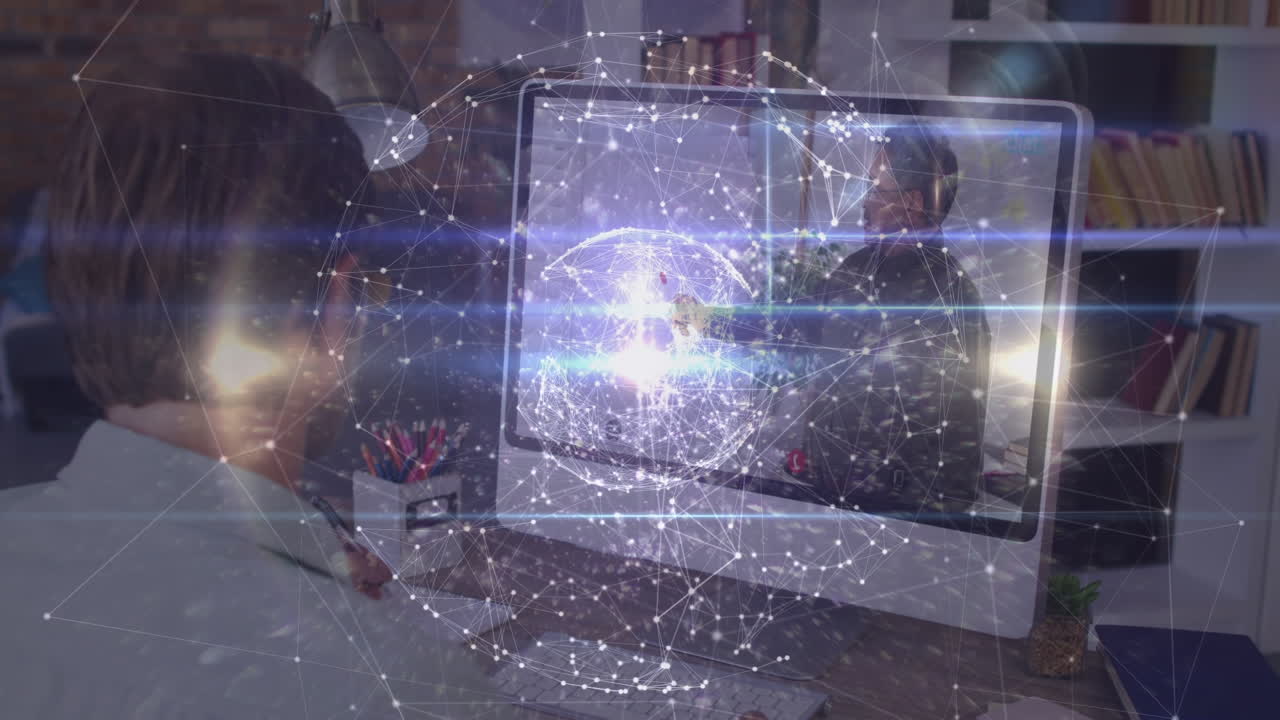 animación de conexiones con el globo sobre hombre caucásico teniendo llamada de video en portátil