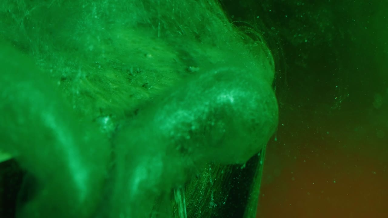 текстура краски капли зеленый блеск движение жидкости