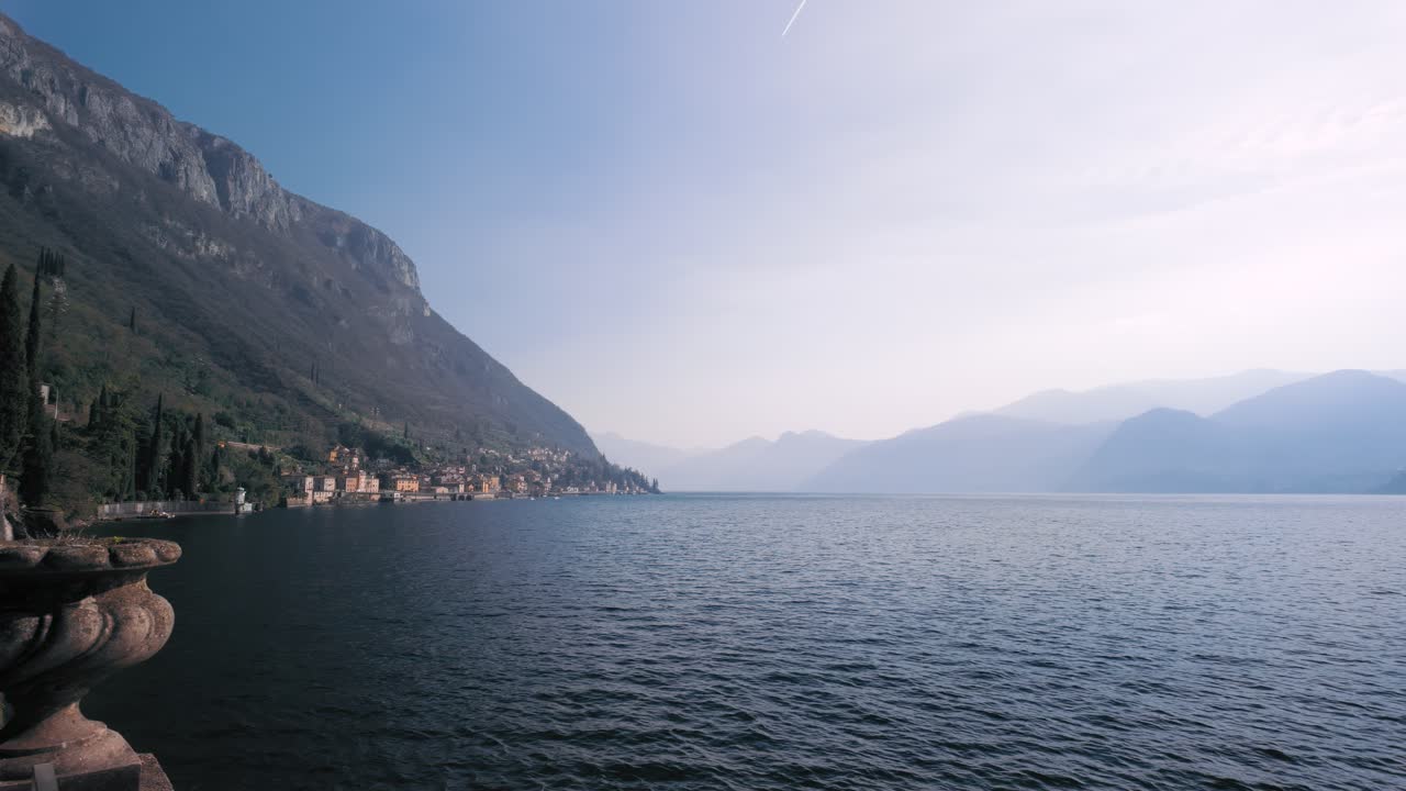 vista panorámica del lago como, en italia