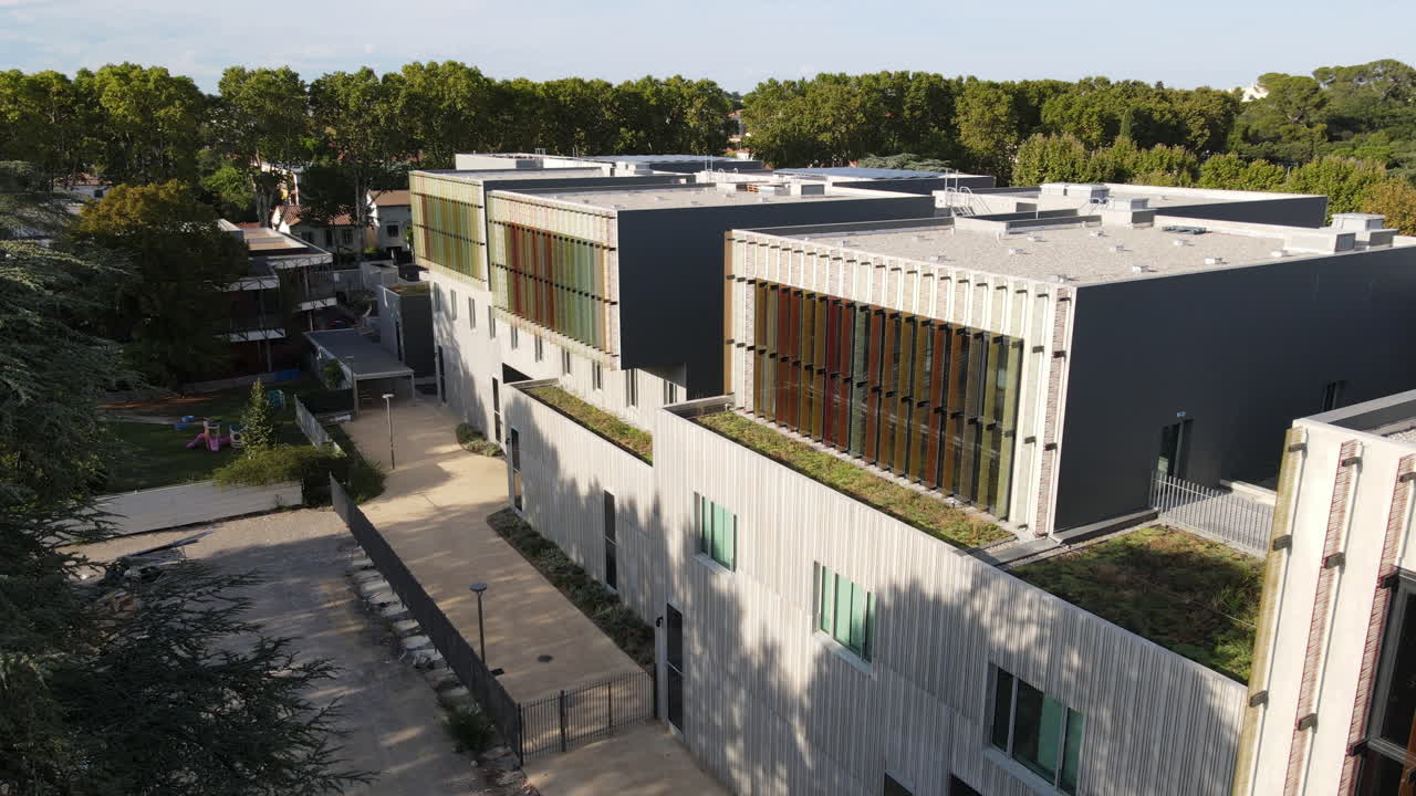 edificio moderno conservatorio de arte montpellier fotografía aérea