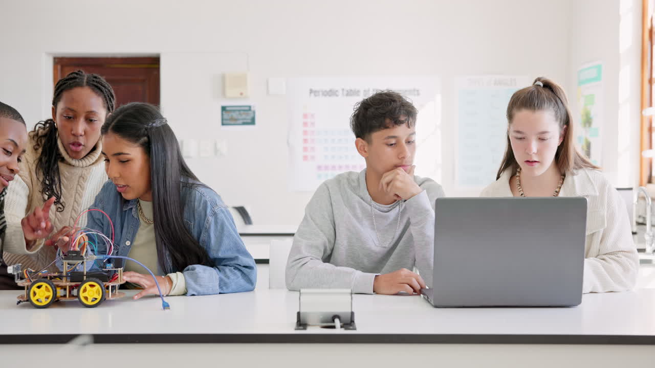 로 ⁇  공학, 교육 및 학교의 학생 그룹