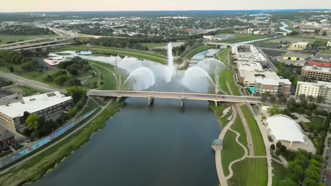 Aerial view of a large fountain in a river.