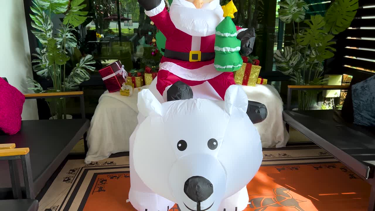 휴일 설정에서 북극 에 부풀어 올릴 수 있는 산타