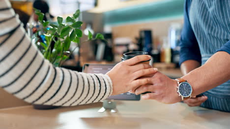 Cliente,-Barista-Y-Máquina-Pos-Con-Tarjeta-De-Crédito.