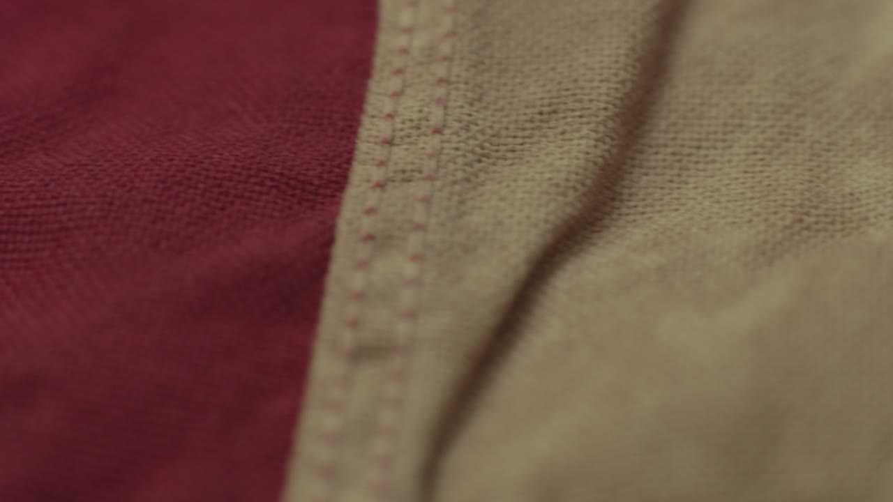 detalle de la bandera estadounidense con 13 estrellas de la revolución