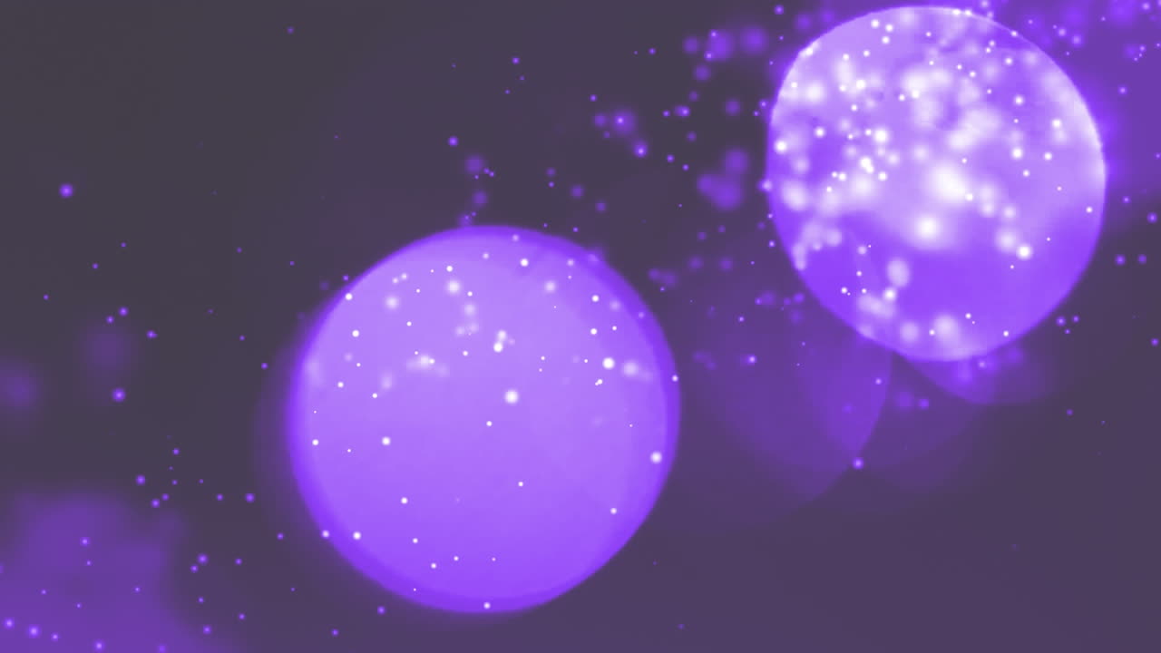 판매 텍스트와 추상적인 모양의 디지털 애니메이션은 검은 바탕에 반 ⁇ 이는 입자에 대항합니다.