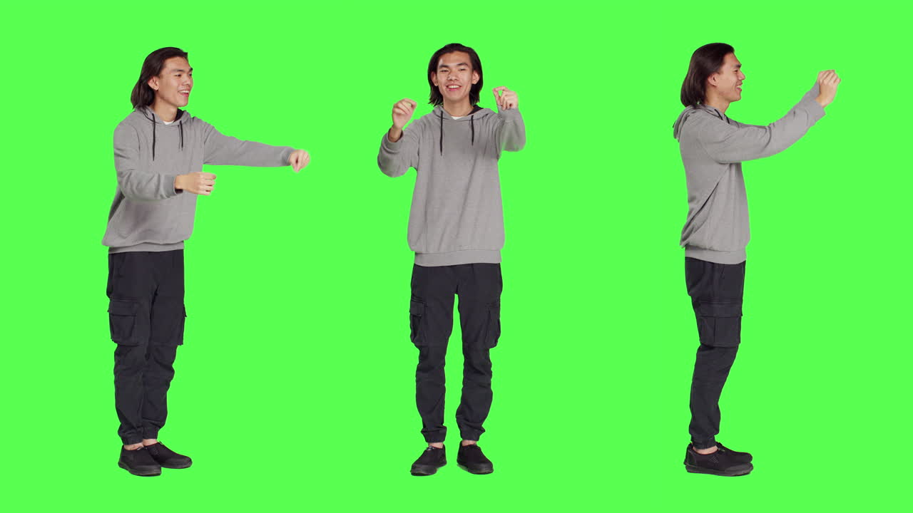 코어 디렉터 로 활동 하는 아시아인