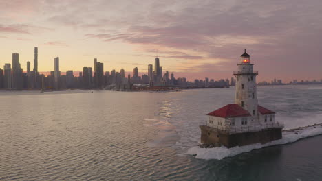 Faro-De-Chicago-Y-Vista-Aérea-Del-Centro-Al-Atardecer