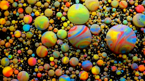 movimiento lento colores brillantes burbujas de aceite hermosa superficie de pintura color universo movimiento de primer plano multicolor. pintura acrílica. superficie fantástica. abstracto pintura colorida estructura fantástica burbujas coloridas
