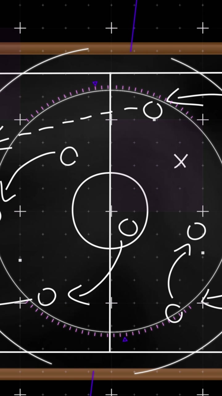 Animazione di uno schema tattico di calcio su lavagna