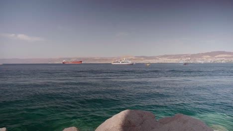 la playa de la ciudad de aqaba, jordania