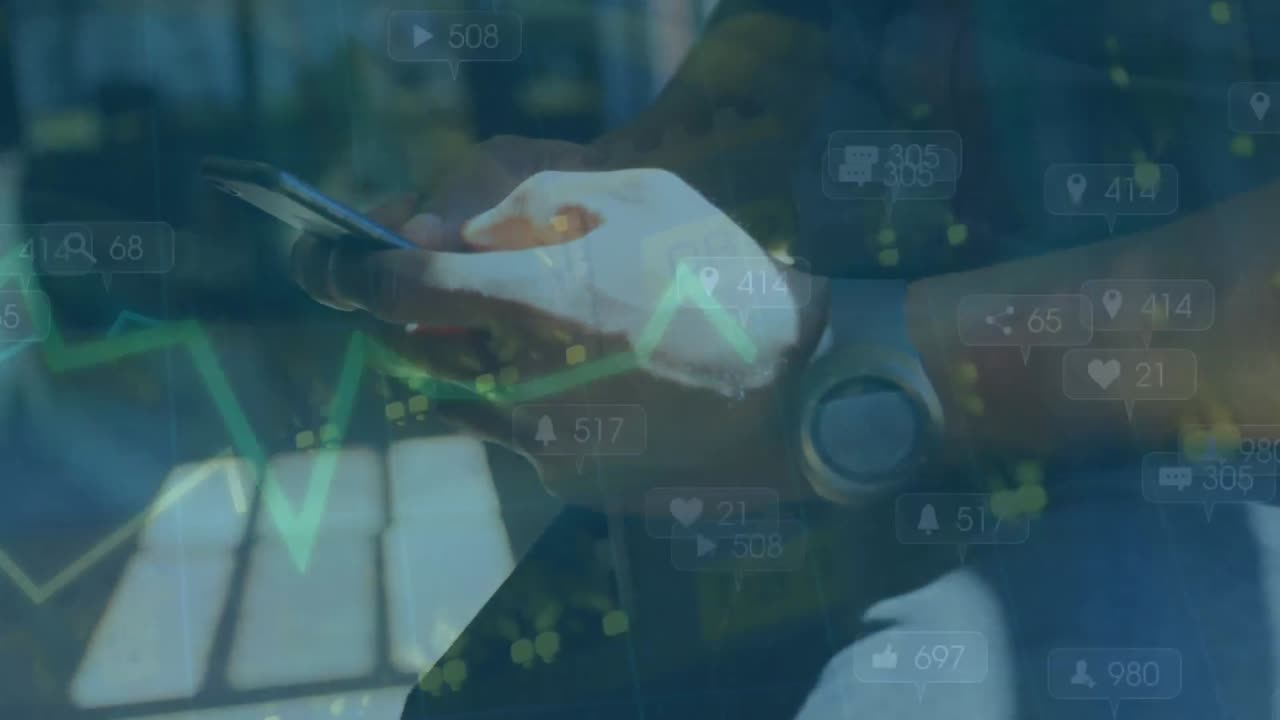 animación de líneas verdes y procesamiento de datos sobre el hombre usando teléfono inteligente.