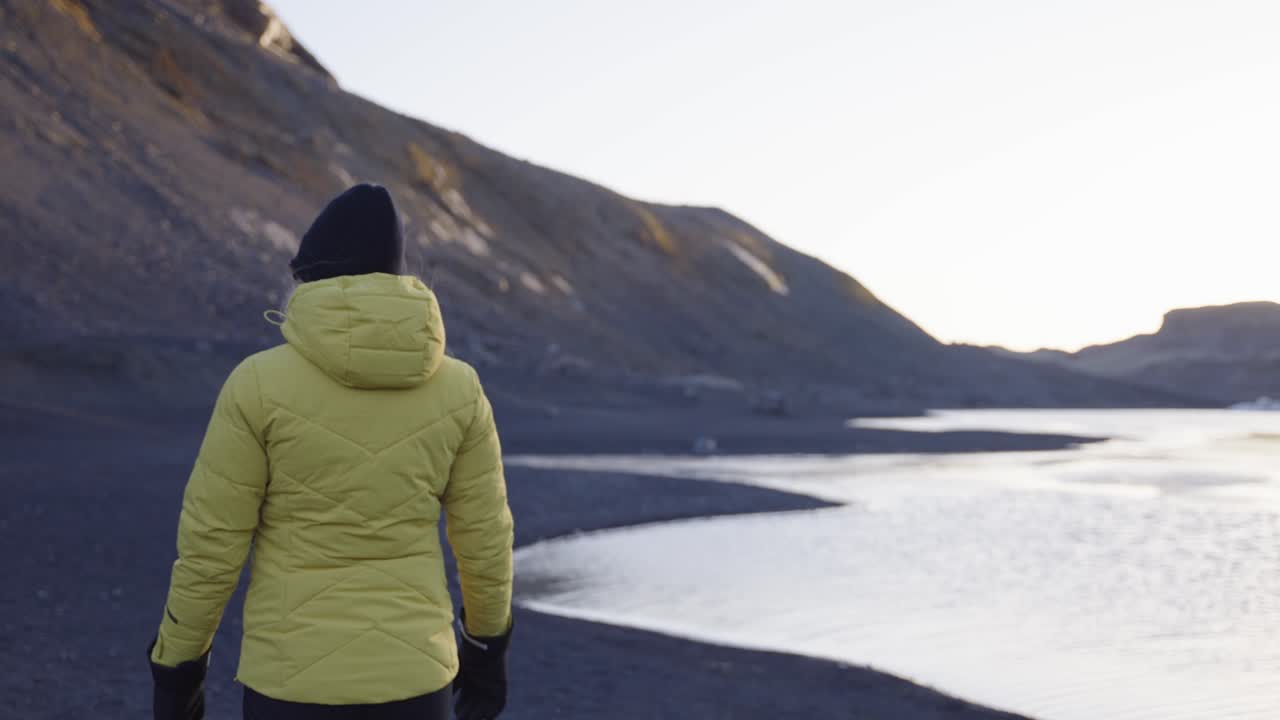 walk on the bank of the glacier lake, slow motion, Iceland