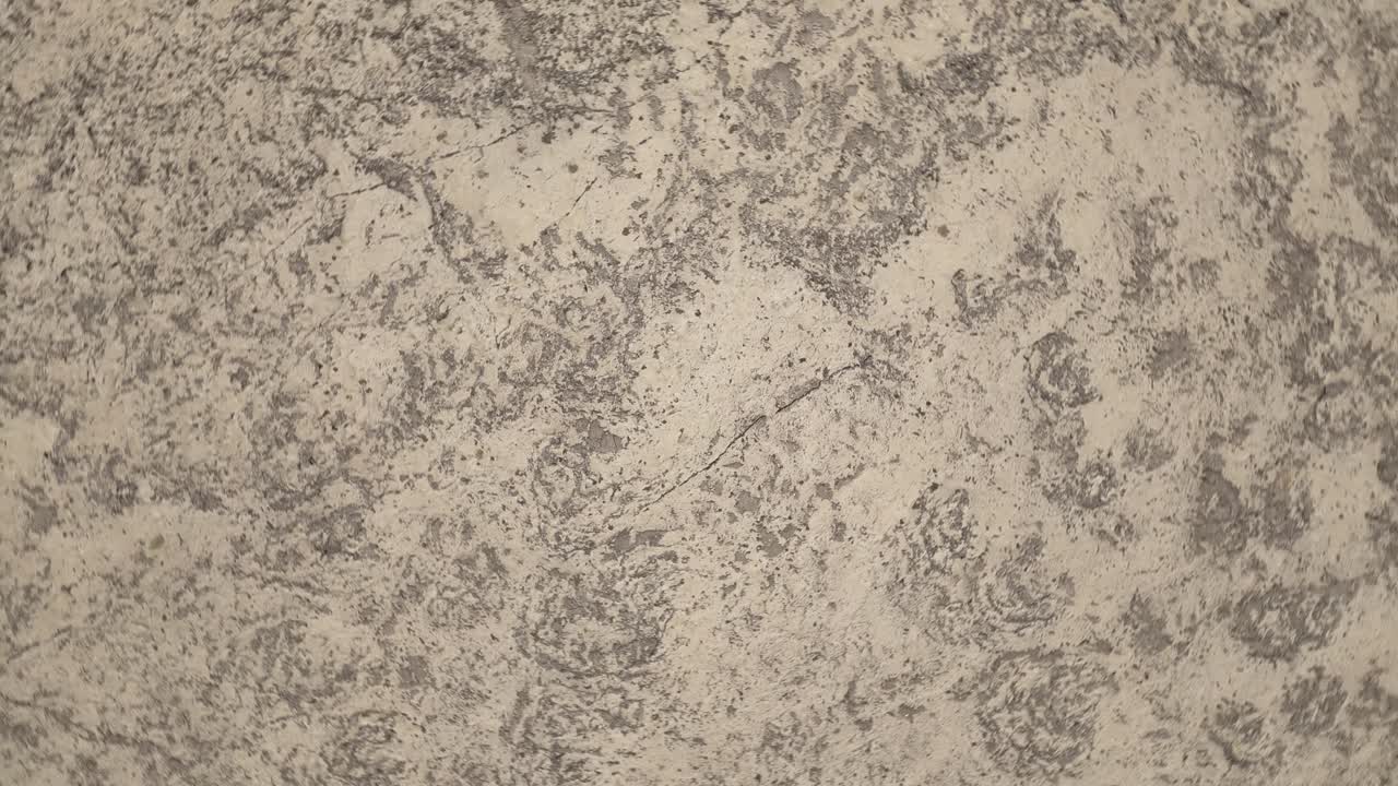 drone vista de arriba hacia abajo con giro de los campos de lava estériles de reykjanes islandia