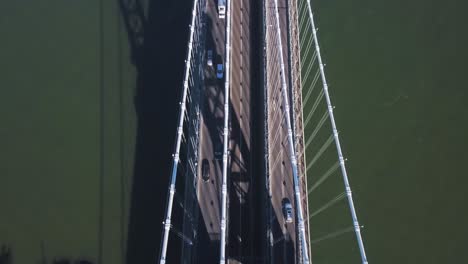 Vista-Aérea-Superior-De-La-Carretera-De-Tráfico-En-El-Puente-De-Brooklyn-Nueva-York